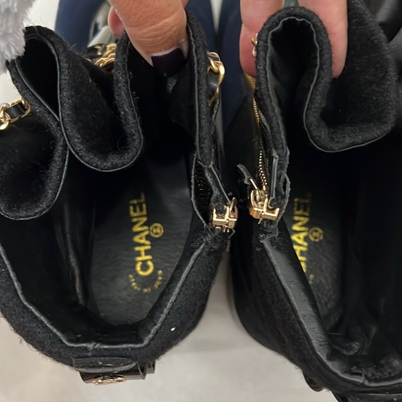 Authentic Chanel booties! Worn only a few times❤️make me an offer!!! - Picture 4 of 6